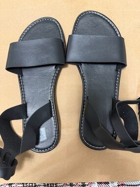 Black Women's Slide Sandals - Classic Minimalist Style